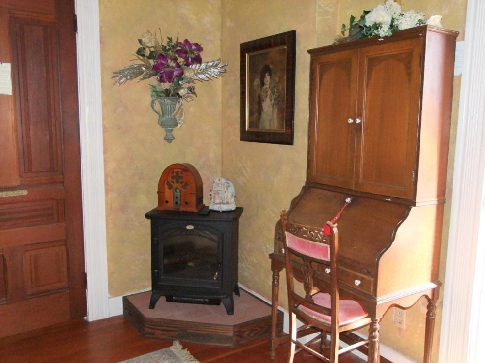Robin's Nest Bed and breakfast