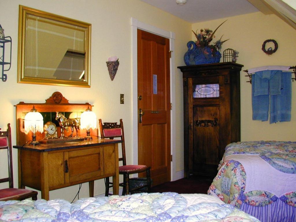 Robin's Nest Bed and breakfast 3*